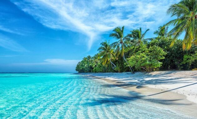 Florida-Vacation-Spots-Clear-Water-Beach 2