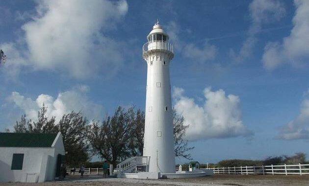 What-To-Do-In-Turks-And-Caicos-Grand-Turk-Lighthouse 2