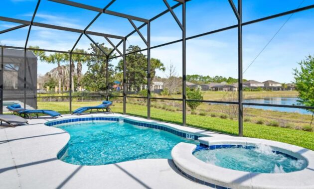Orlando Florida Holiday Villas - 491-Luxury Villa w Pool &Spa