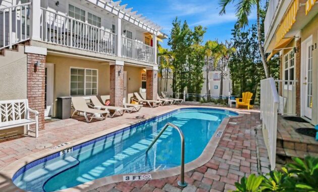 Coconut Inn - Resorts In St Petersburg Beach Florida