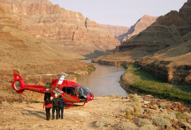 Helicopter Tour Grand Canyon skywalk