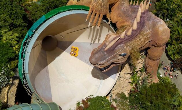 Dragon-waterslide-Siam-Park-Tenerife-Canary-Islands