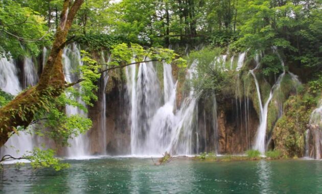 Best Waterfalls in the world - Waterfalls in Plitvice Lakes