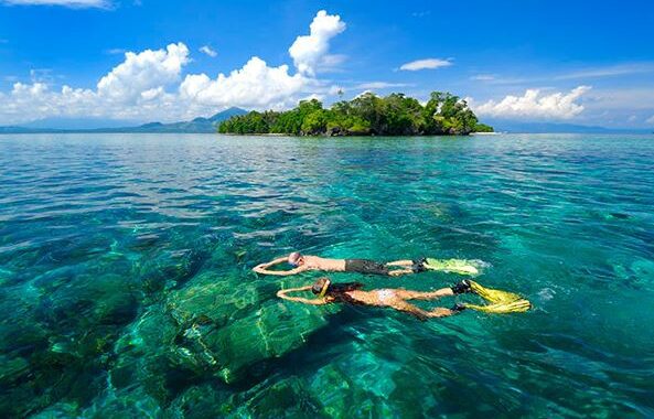 Bunaken Marine Park, Sulawesi, Indonesia