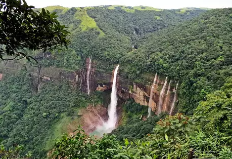 Nohkalikai Falls