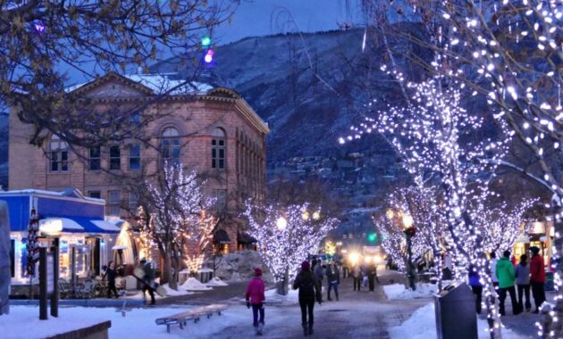 Best Christmas Getaways in the US - Aspen Colorado