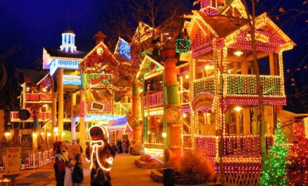Best Christmas Towns in the USA - Branson, Missouri