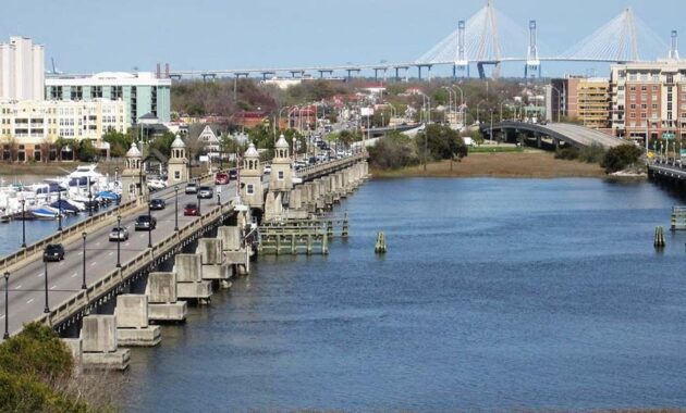 Charleston South Carolina - Southern Charm by the Sea