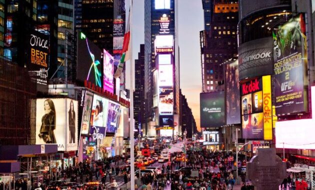 Dazzling Displays in New York Xity