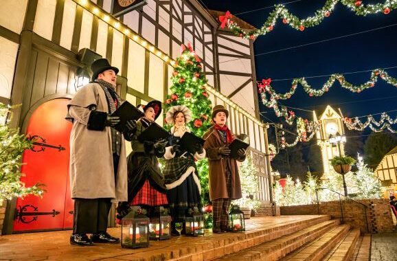Williamsburg, Virginia is ine of Best Christmas Towns in the USA