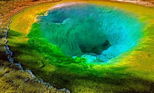 Yellowstone-National-Park-Wyoming-1