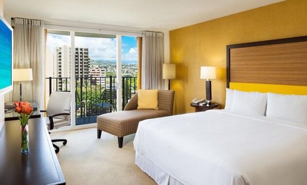 Luxurious Accommodations at Hotel Hilton Waikiki Beach Hawaii