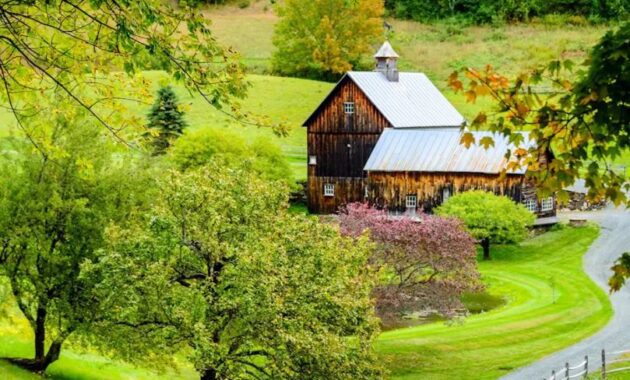 Woodstock, Vermont - New England small town travel