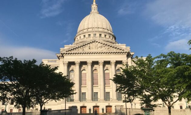 Wisconsin State Capitol - Madison Wisconsin weekend guide
