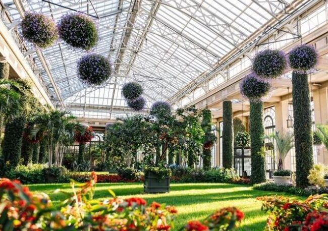 A stunning flower display at Longwood Gardens - beautiful botanical gardens USA